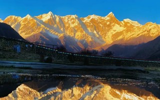 跟團(tuán)去西藏旅游9天多少錢？?jī)蓚€(gè)人報(bào)團(tuán)去拉薩一般多少錢？