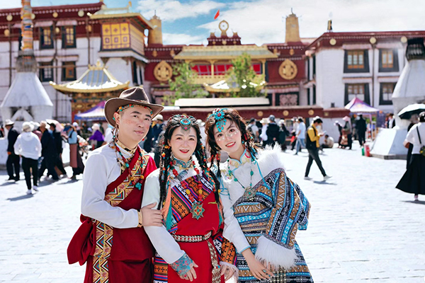 跟團(tuán)去拉薩旅游