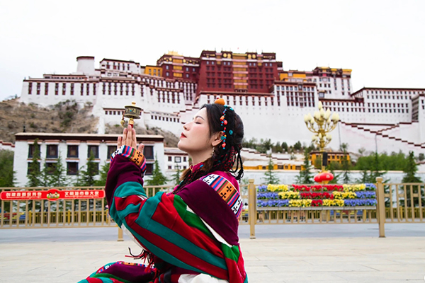 12月兩人去西藏旅游多少錢